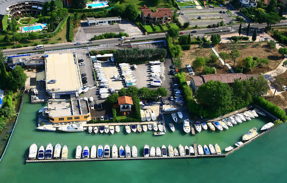 Nautica Carlo Marina a Desenzano del Garda - Quicksilver e Mercury